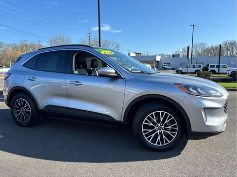Certified 2022 Ford Escape SEL w/ Technology Package FWD image 3