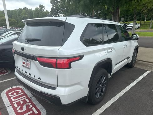Used 2024 Toyota Sequoia Platinum AWD/4WD image 6