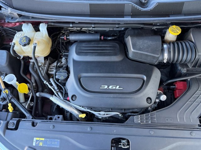 Used 2018 Chrysler Pacifica Touring Plus w/ Tire & Wheel Group FWD image 24