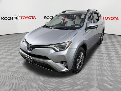 Used 2018 Toyota RAV4 XLE w/ Convenience Package AWD/4WD image 3