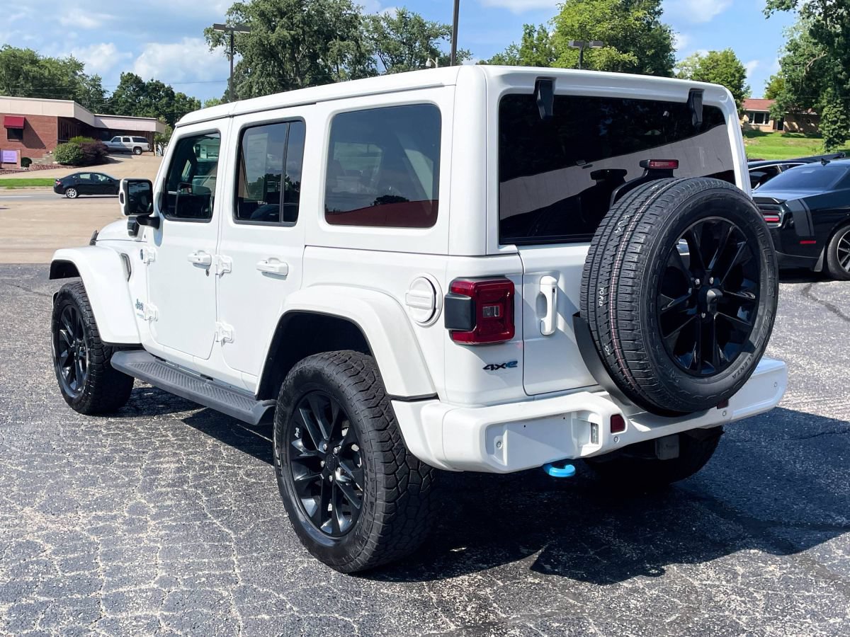 Used 2021 Jeep Wrangler Unlimited Sahara AWD/4WD image 5