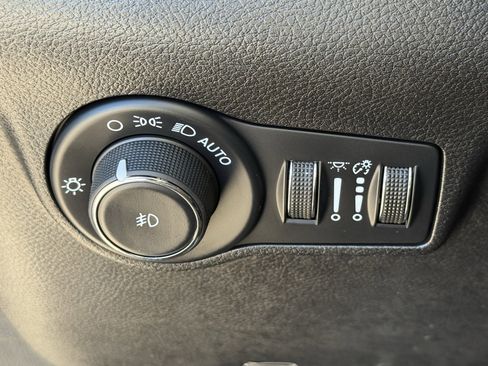 Used 2024 Jeep Compass Trailhawk AWD/4WD image 25