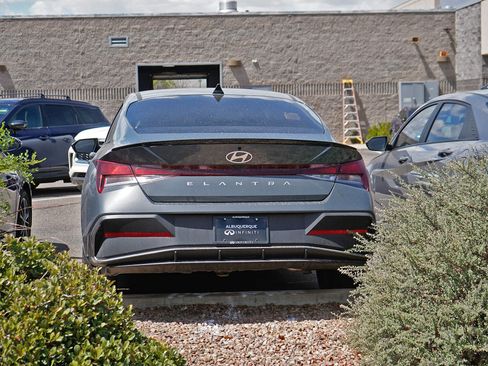 Used 2025 Hyundai Elantra Sport image 5