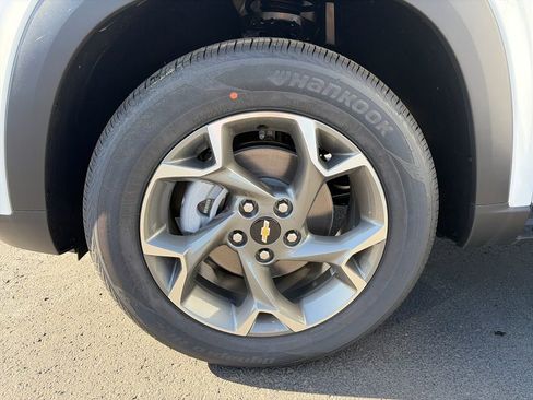 New 2026 Chevrolet Trax LT w/ Driver Confidence Package FWD image 23