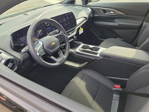 New 2026 Chevrolet Equinox EV LT image 3