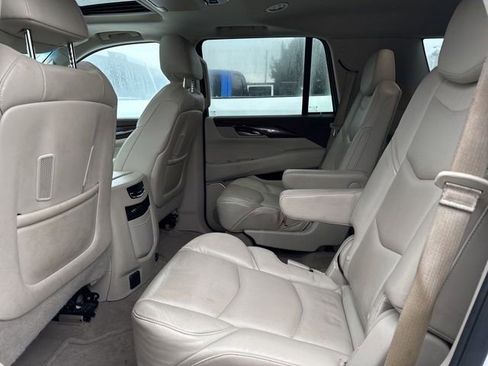 Used 2016 Cadillac Escalade Premium image 21