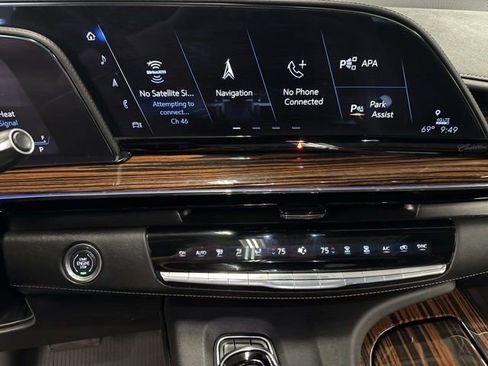 Used 2024 Cadillac Escalade Premium Luxury w/ Performance Package AWD/4WD image 14