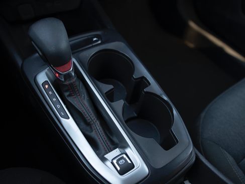 Used 2024 Chevrolet Trax RS FWD image 10