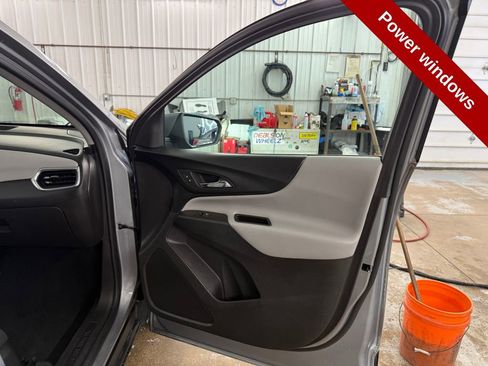 Used 2024 Chevrolet Equinox LT image 38