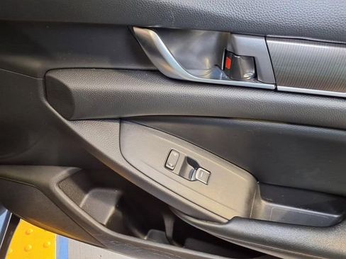 Used 2018 Honda Accord Sport image 30