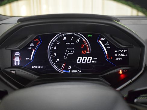 Used 2020 Lamborghini Huracan EVO image 31
