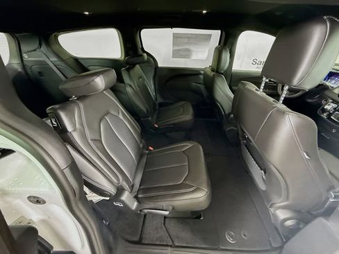 New 2026 Chrysler Pacifica Select w/ S Appearance Package FWD image 24