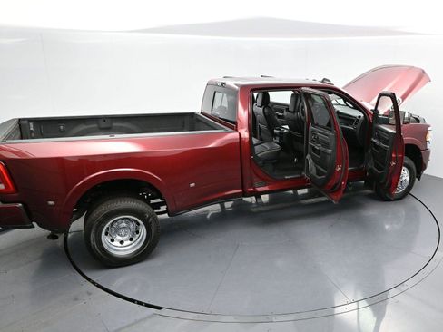 Used 2022 RAM 3500 Limited w/ Body Color Bumper Group image 40