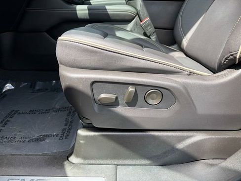 Used 2025 GMC Yukon Elevation image 19