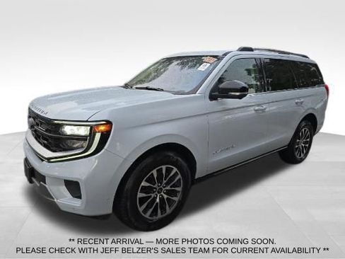 Used 2025 Ford Expedition Platinum AWD/4WD image 1