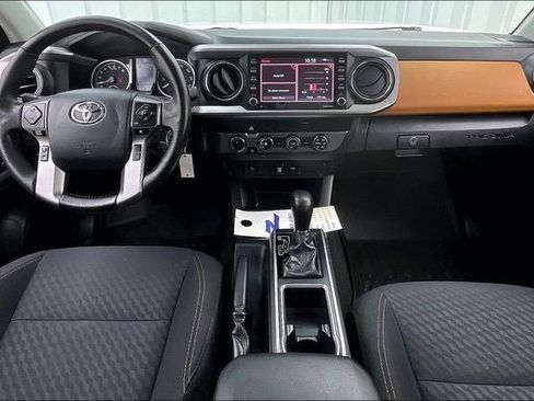 Used 2020 Toyota Tacoma SR5 AWD/4WD image 14