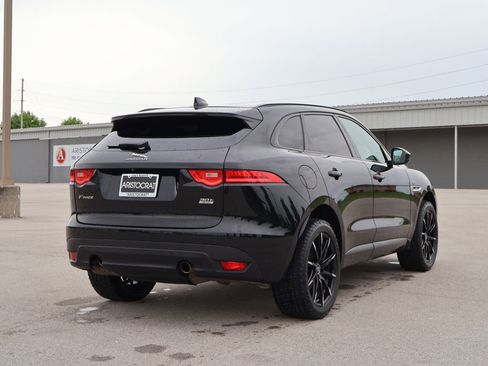 Used 2019 Jaguar F-PACE R-Sport AWD/4WD image 5