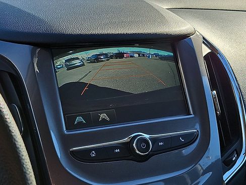 Used 2018 Chevrolet Cruze LT w/ Convenience Package image 17