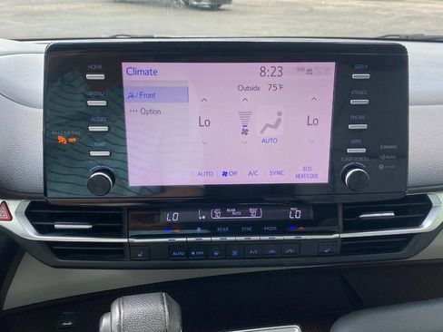 Used 2021 Toyota Sienna XLE image 31