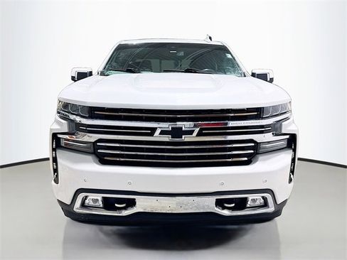Used 2019 Chevrolet Silverado 1500 High Country image 3