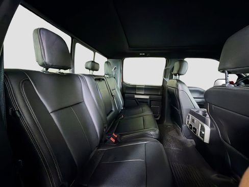 Used 2020 Ford F150 Lariat image 29