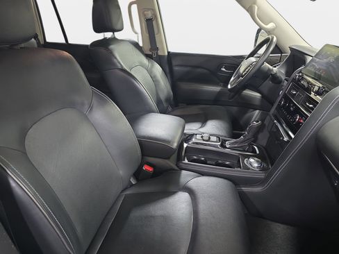 Certified 2024 INFINITI QX80 Luxe image 10