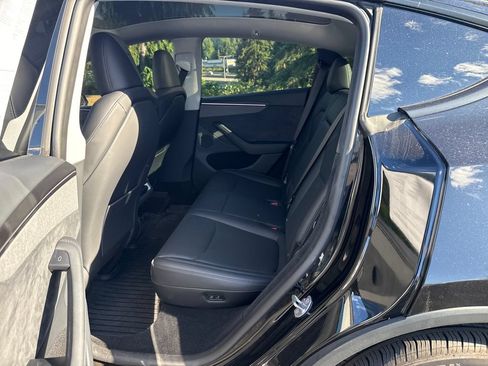 Used 2026 Tesla Model Y Long Range RWD image 8