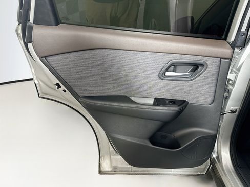 Used 2023 Nissan Rogue SV FWD image 25