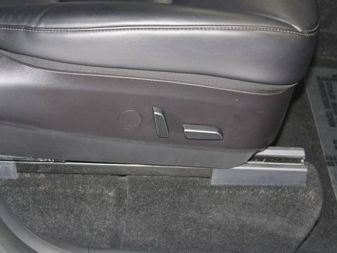 Used 2021 Tesla Model Y Long Range image 25