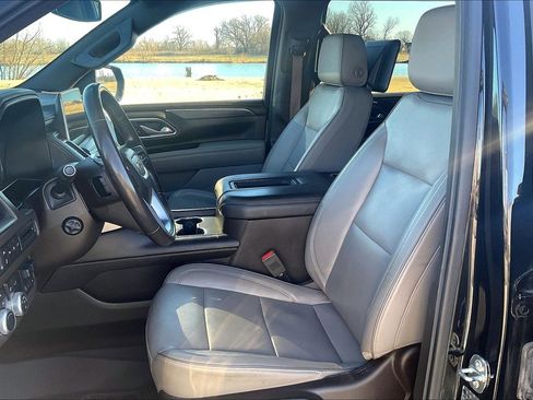 Used 2021 GMC Yukon XL SLT w/ Rear Media and Nav Package image 7