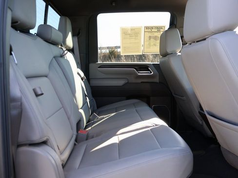 Used 2024 GMC Sierra 2500 SLT w/ SLT Premium Package image 12