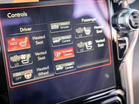 Used 2019 RAM 3500 Laramie image 23