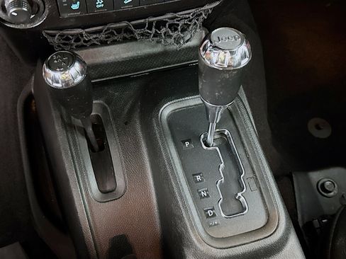 Used 2018 Jeep Wrangler Unlimited Sahara w/ Dual Top Group image 18