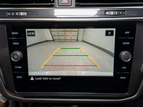 Used 2023 Volkswagen Tiguan SE R-Line image 19