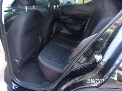 Used 2021 Nissan Kicks SV FWD image 9