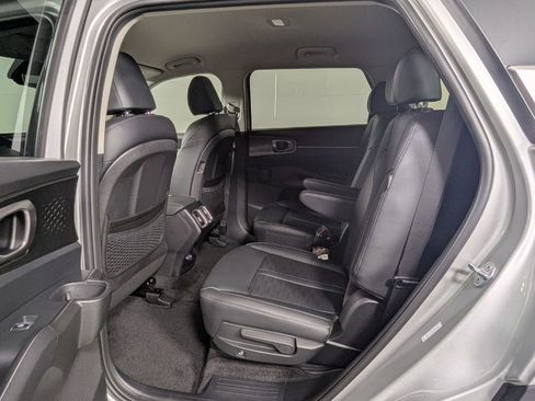Used 2025 Kia Sorento EX image 22