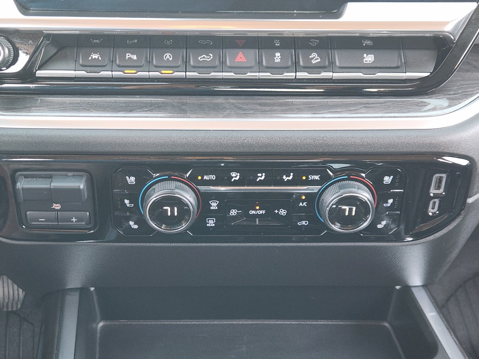 Certified 2023 Chevrolet Silverado 1500 LTZ AWD/4WD image 23