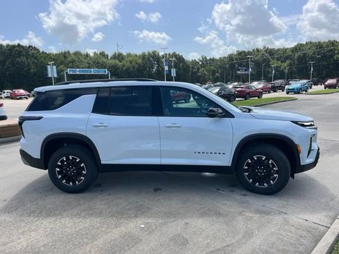 New 2026 Chevrolet Traverse Z71 w/ Enhanced Driving Package AWD/4WD image 12