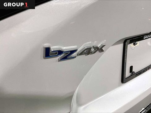 Used 2023 Toyota bZ4X XLE image 9