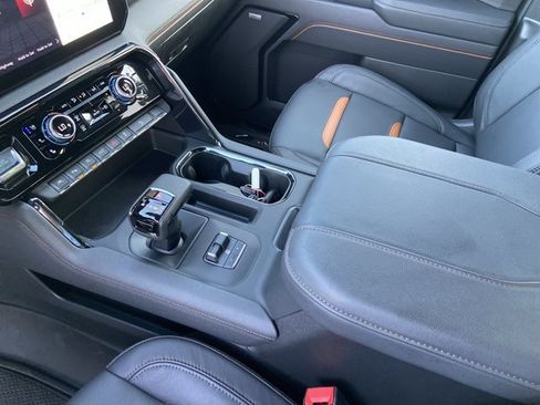 Used 2025 GMC Sierra 1500 AT4 AWD/4WD image 24