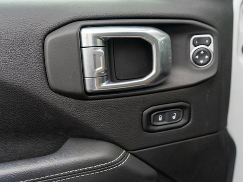 Used 2023 Jeep Wrangler Unlimited Sahara w/ Cold Weather Group AWD/4WD image 15