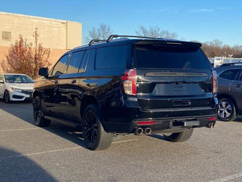Used 2022 Chevrolet Suburban High Country image 3