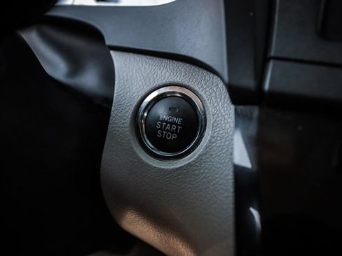 Used 2018 Toyota Sienna XLE w/ XLE Navigation Package AWD/4WD image 26