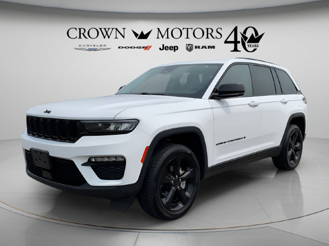 Used 2023 Jeep Grand Cherokee Limited w/ Black Appearance Package AWD/4WD image 1
