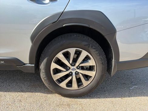 Used 2024 Subaru Outback Premium AWD/4WD image 17