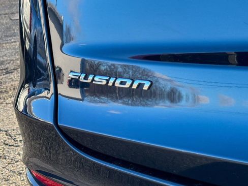 Used 2020 Ford Fusion SE image 12