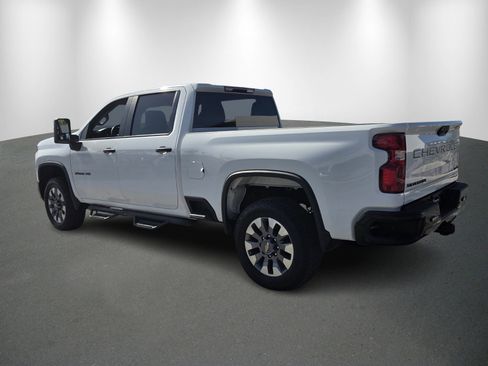 Used 2024 Chevrolet Silverado 2500 Custom w/ Custom Value Package image 5