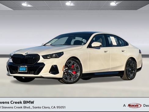 Used 2025 BMW i5 xDrive40 image 1