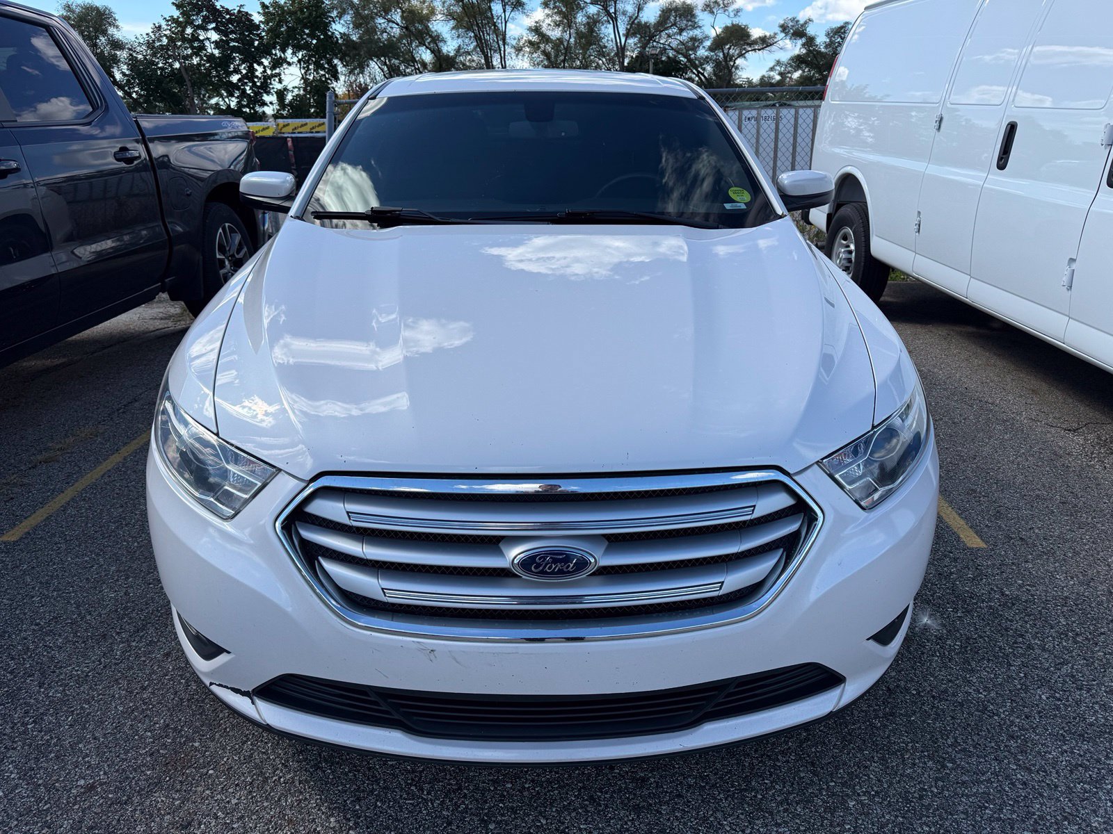 Used 2018 Ford Taurus SEL w/ Equipment Group 201A AWD/4WD image 6