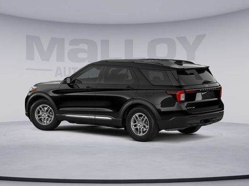 Used 2026 Ford Explorer Active AWD/4WD image 2